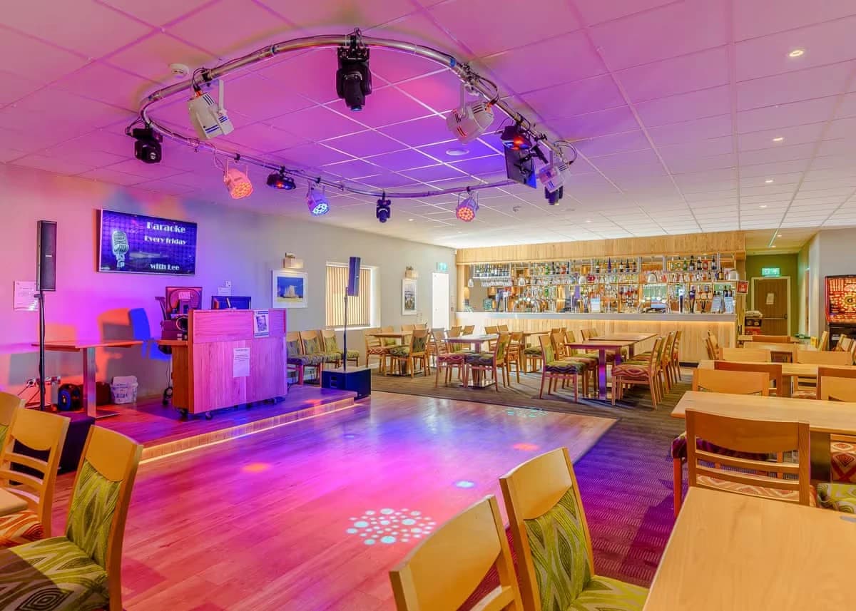 Riverside Holiday Park